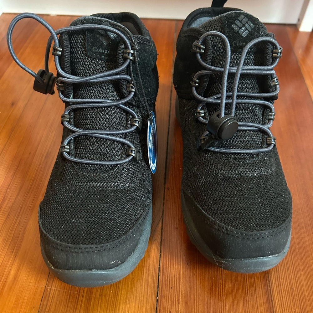 NWT Columbia Kids Waterproof Black Boots